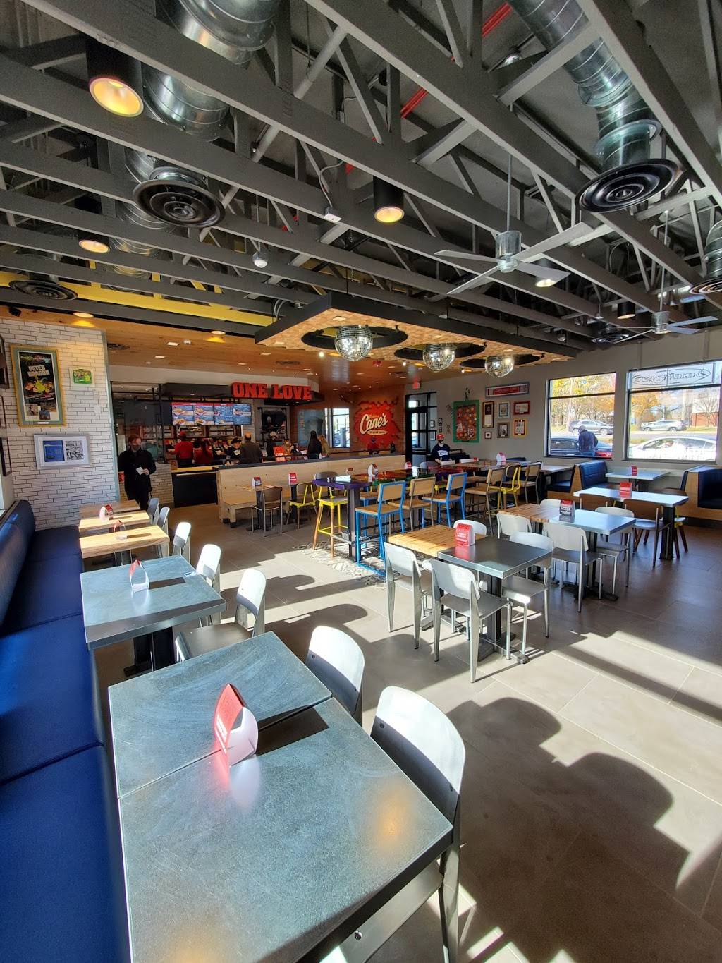 Raising Canes Chicken Fingers | meal takeaway | 6881 Dempster St, Morton Grove, IL 60053, USA | 8479658121 OR +1 847-965-8121