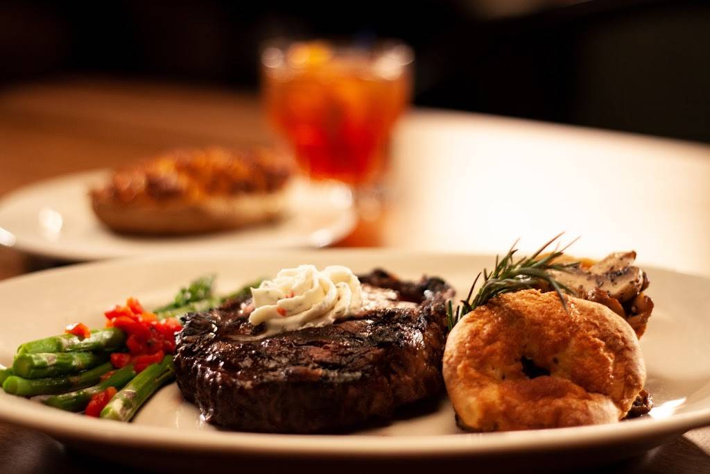 Didis Supper Club | restaurant | 2810 Golf Rd, Pewaukee, WI 53072, USA | 2625470201 OR +1 262-547-0201