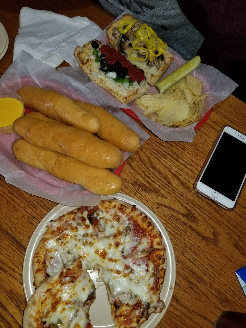 Los Tres Caminos | restaurant | 172 N Broadway, Peru, IN 46970, USA | 7654727005 OR +1 765-472-7005