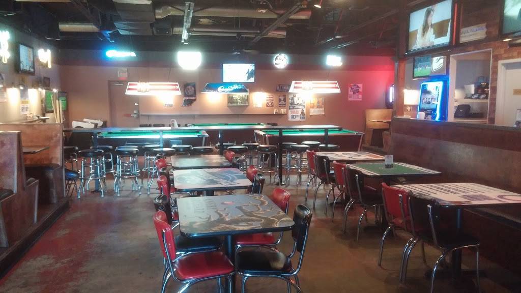 GGs Bar & Grill | restaurant | 5701 E 71st St, Indianapolis, IN 46220, USA | 3175958900 OR +1 317-595-8900