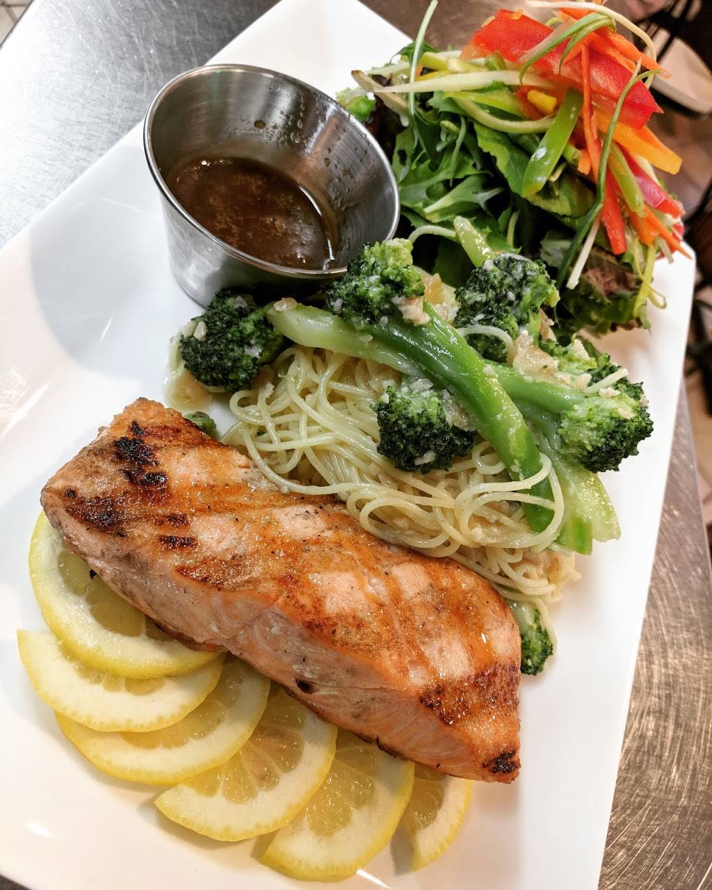 CHEFIES eatery | restaurant | 19415 Yonge St #5, Holland Landing, ON L9N 1L8, Canada | 9058362211 OR +1 905-836-2211