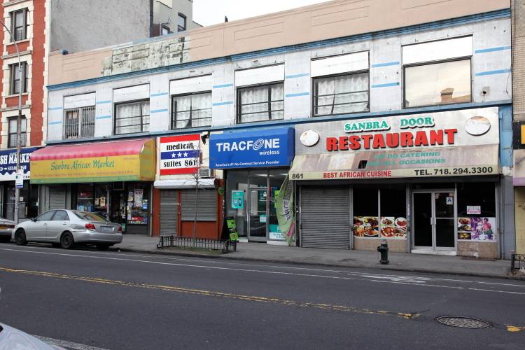 Sanbra Door Restaurant | restaurant | 861 E Tremont Ave, Bronx, NY 10460, USA | 7182943300 OR +1 718-294-3300