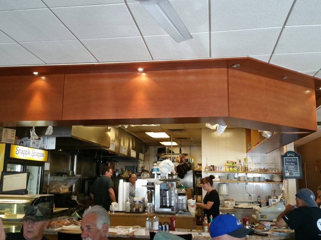 Georges Kitchen | restaurant | 175 Sound Beach Blvd, Sound Beach, NY 11789, USA | 6318219100 OR +1 631-821-9100