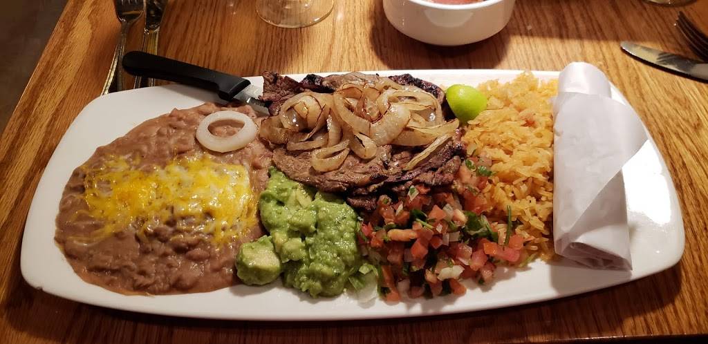Casa Estrella | restaurant | 3757 S Mission Rd, Fallbrook, CA 92028, USA | 7607283200 OR +1 760-728-3200