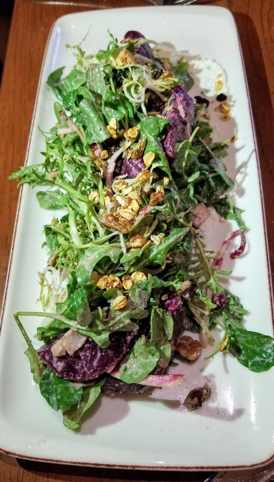 Wind & Waves Grill | restaurant | 9250 Island Grove Terrace, Vero Beach, FL 32963, USA | 7722342000 OR +1 772-234-2000