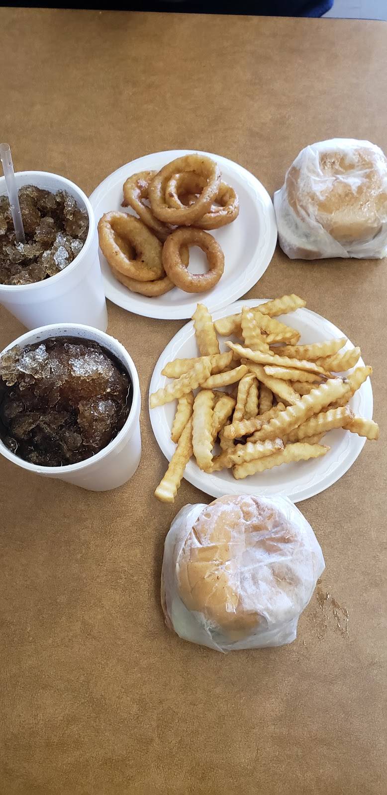 Dubs Burgers | restaurant | 400 S Jefferson St Suite 402, Athens, AL 35611, USA | 2562326135 OR +1 256-232-6135