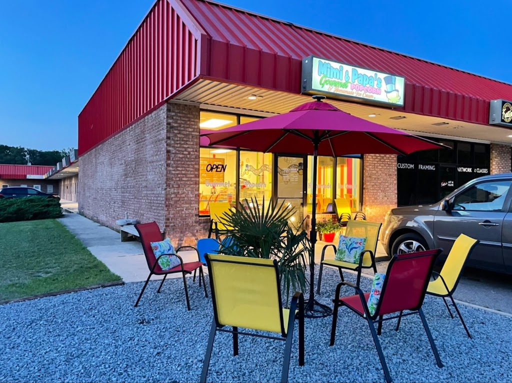 Mimi & Papas Gourmet Popcorn and Homemade Ice Cream | meal takeaway | 324 Village Rd NE D, Leland, NC 28451, USA | 9104081170 OR +1 910-408-1170