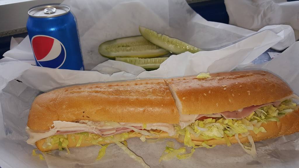 The Submarine Pier | restaurant | 2759 W 51st St, Chicago, IL 60632, USA | 7737376634 OR +1 773-737-6634