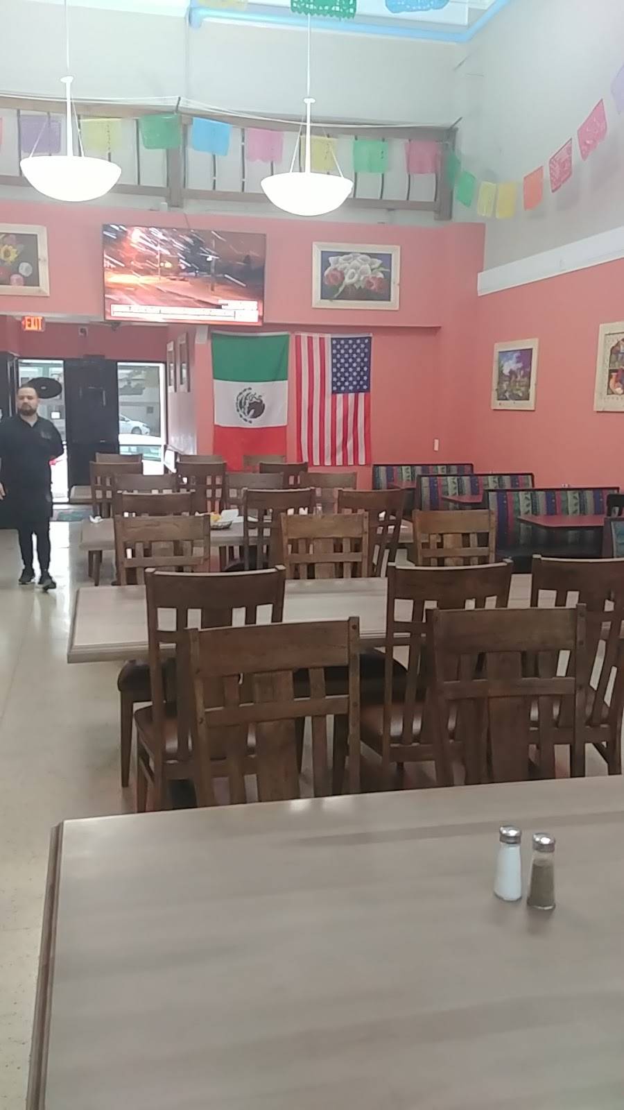 Los Chicos | restaurant | 200 S Elm St, Greensboro, NC 27401, USA | 3362569637 OR +1 336-256-9637