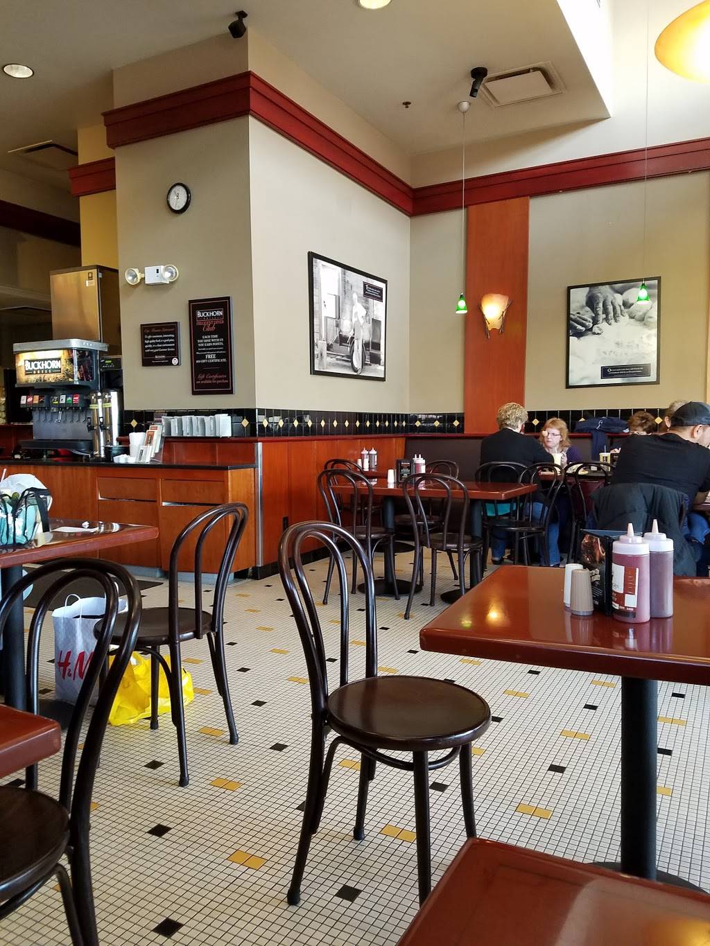 Buckhorn Grill | restaurant | 5614 Bay St #238, Emeryville, CA 94608, USA | 5106542996 OR +1 510-654-2996