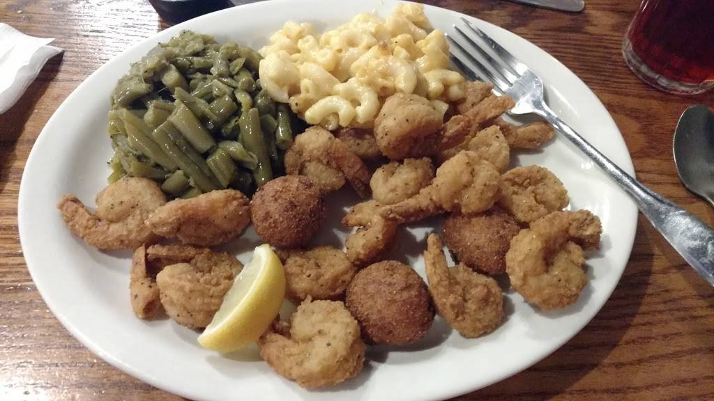 Cracker Barrel Old Country Store | restaurant | 502 Brock Dr, Bloomington, IL 61701, USA | 3098293155 OR +1 309-829-3155