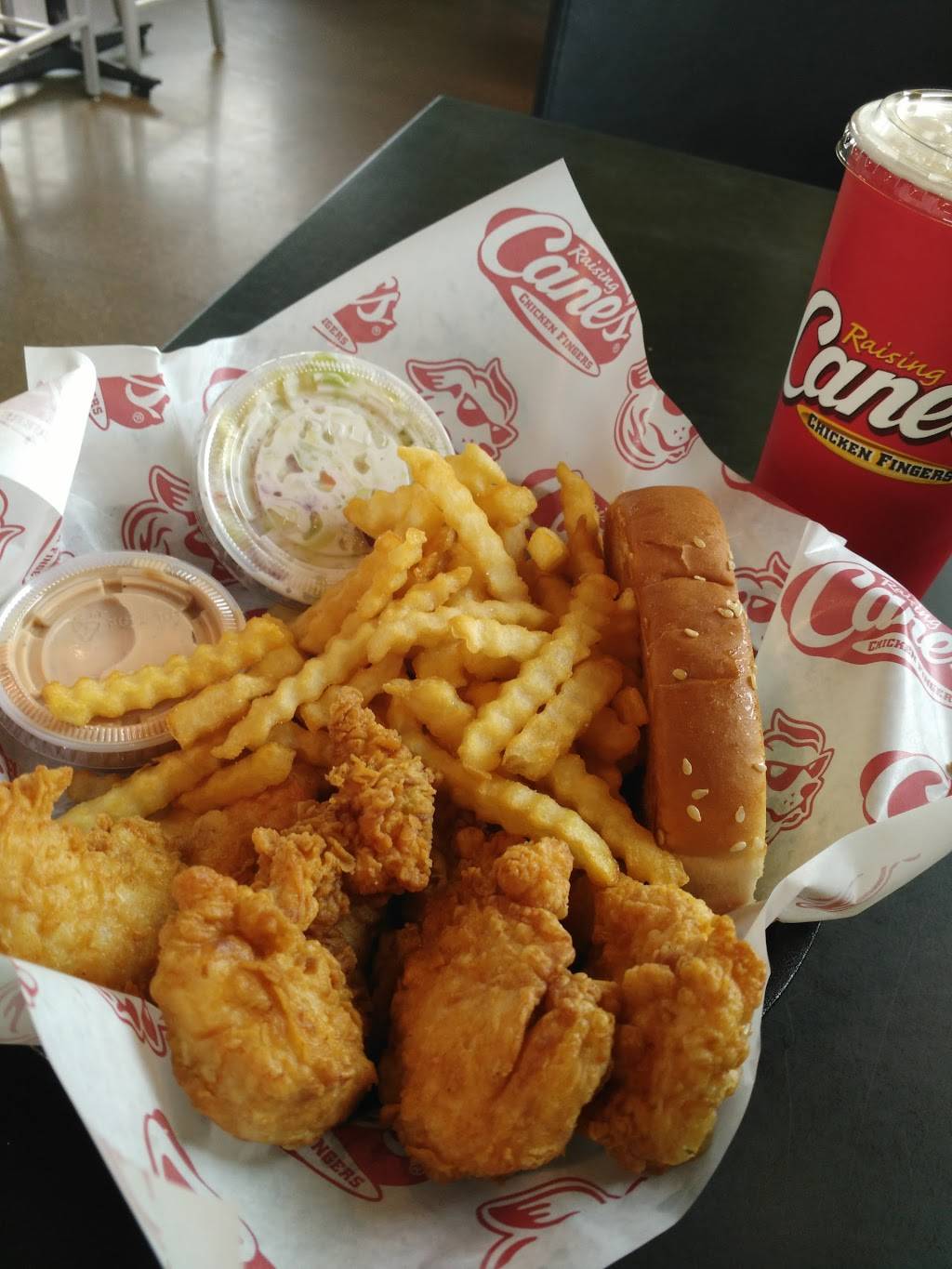 Raising Canes Chicken Fingers | meal takeaway | 11748 N Central Expy, Dallas, TX 75243, USA | 2143417709 OR +1 214-341-7709