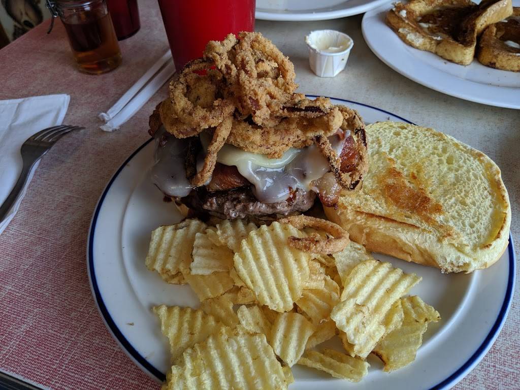 Crossroads Diner | restaurant | 22474 US-11, Watertown, NY 13601, USA | 3157829591 OR +1 315-782-9591