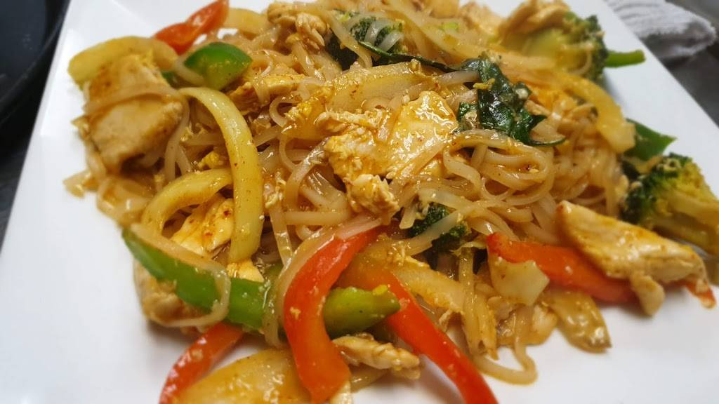 thai fusion cuisine | restaurant | 211 Central Park Ave, Pinehurst, NC 28374, USA | 9104208738 OR +1 910-420-8738