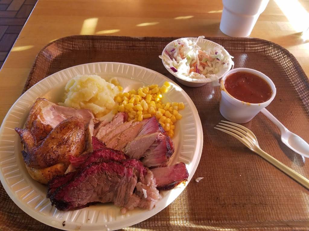 Mikeskas Bar-B-Q | restaurant | 4053 US-90, Columbus, TX 78934, USA | 9797323101 OR +1 979-732-3101