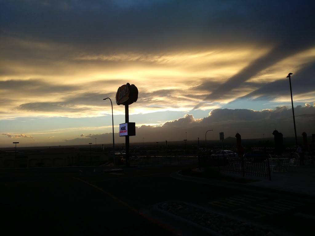 Raising Canes Chicken Fingers | meal takeaway | 651 S Telshor Blvd, Las Cruces, NM 88011, USA | 5755225207 OR +1 575-522-5207