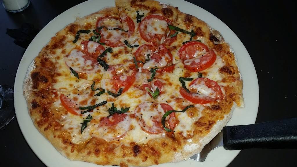 Martinis Grille | restaurant | 610 N 4th St #400, Burlington, IA 52601, USA | 3197526262 OR +1 319-752-6262