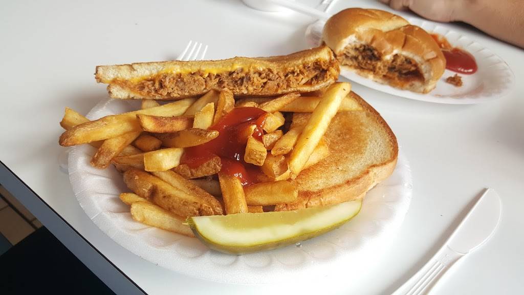 Arts Barbecue & Deli | restaurant | 900 E Morehead St #2811, Charlotte, NC 28204, USA | 7043349424 OR +1 704-334-9424