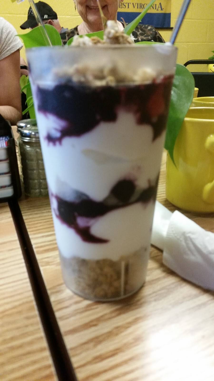 Lesas Place | restaurant | RR 50, Grafton, WV 26354, USA | 3042651995 OR +1 304-265-1995