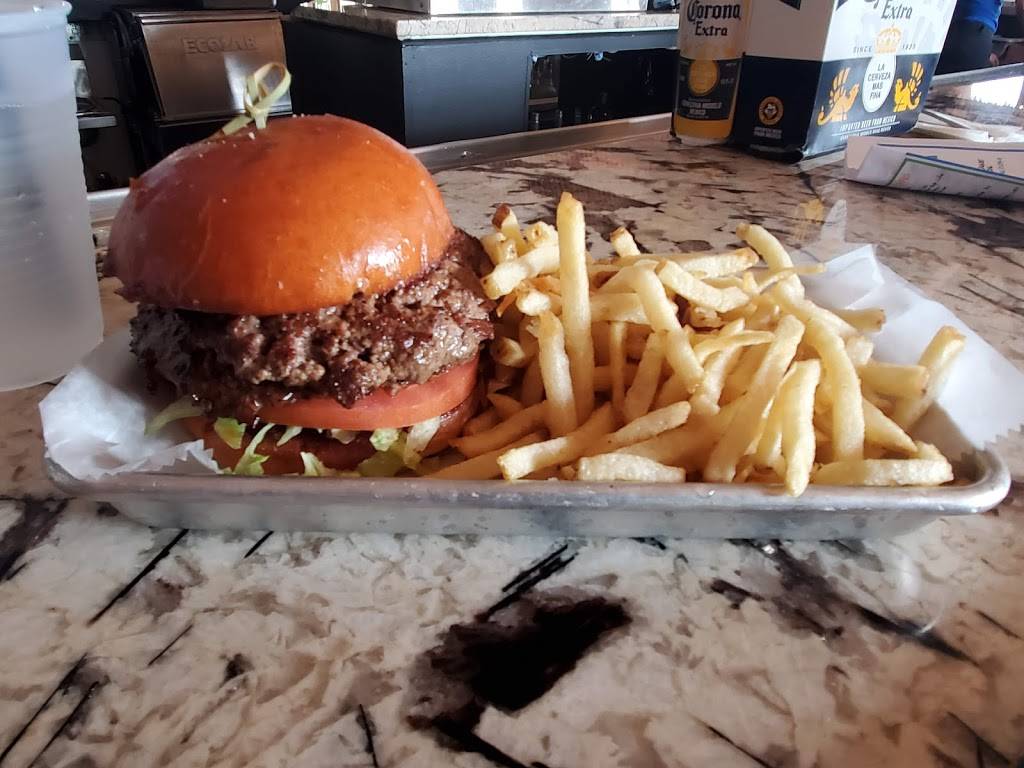 Sea-Craft Waterfront Tiki | restaurant | 3440 Marinatown Ln, North Fort Myers, FL 33903, USA | 2392573111 OR +1 239-257-3111