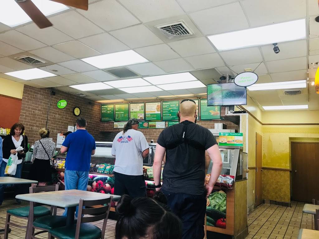 Subway | restaurant | 9301 4th St N, St. Petersburg, FL 33702, USA | 7275764986 OR +1 727-576-4986