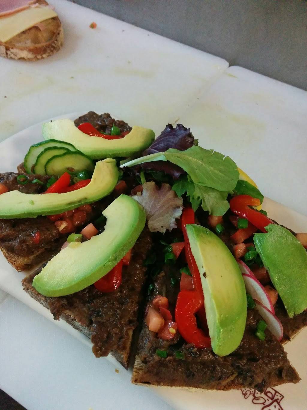 Le Pain Quotidien | restaurant | 11702 Barrington Ct, Los Angeles, CA 90049, USA | 3104760969 OR +1 310-476-0969