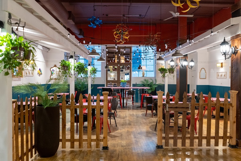 Lowcountry Milwaukee | restaurant | 1114 N Water St, Milwaukee, WI 53202, USA | 4142520015 OR +1 414-252-0015