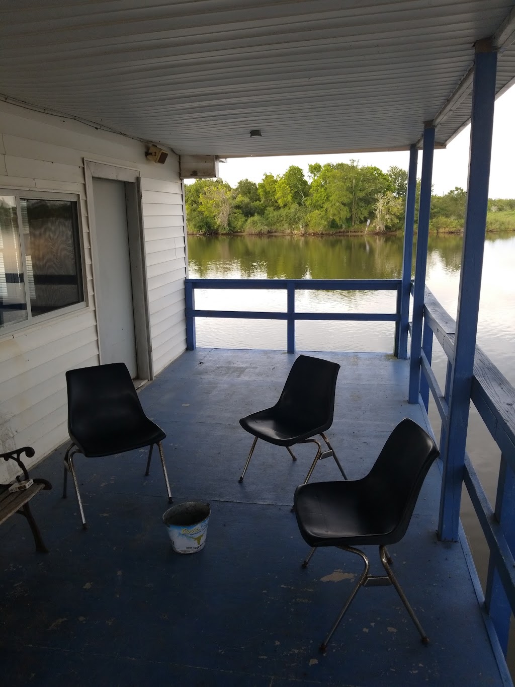 Horseshoe Bend Bar & Grill | restaurant | 7301 County Rd 203A, Liverpool, TX 77577, USA | 2815812345 OR +1 281-581-2345