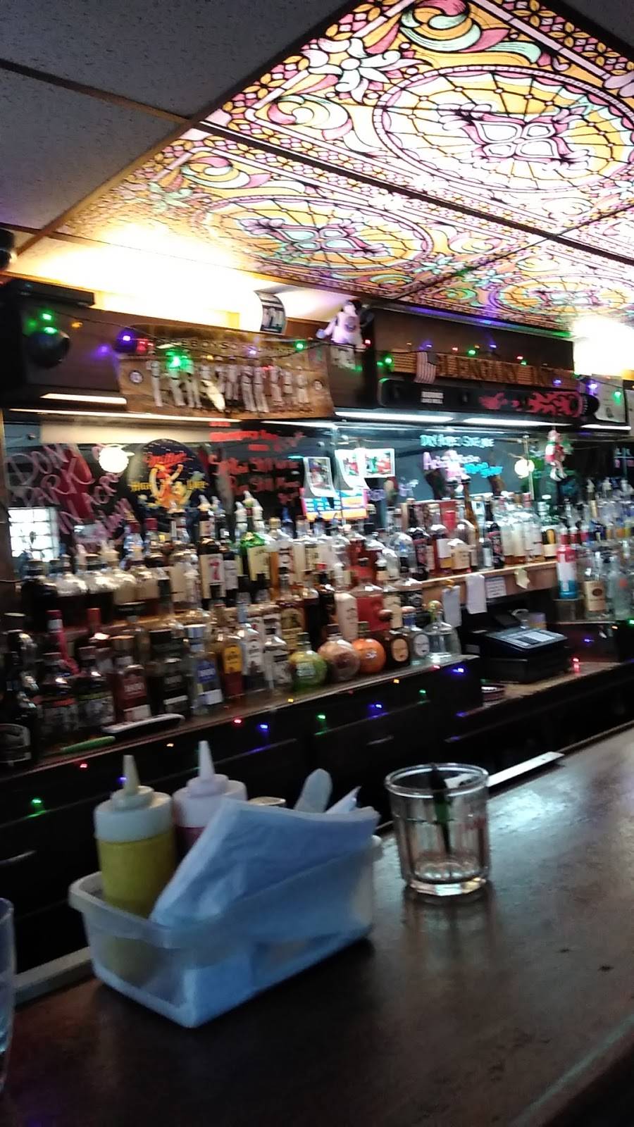 Glengary Inn | restaurant | 1211 Glengary Rd, Wolverine Lake, MI 48390, USA | 2486241868 OR +1 248-624-1868