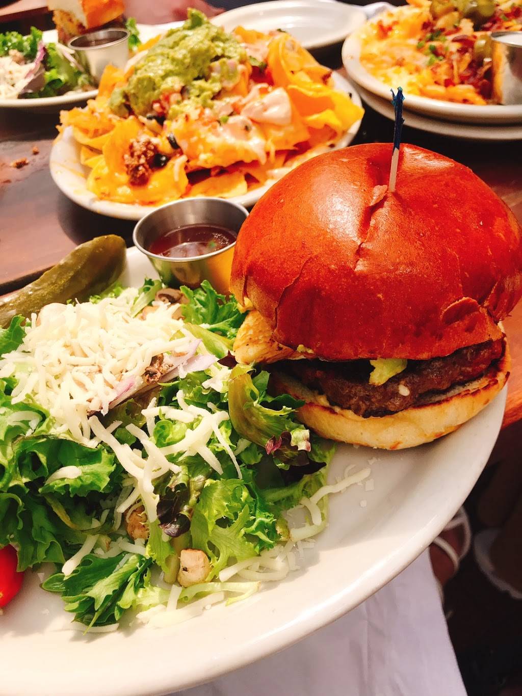 Flying Saucer | restaurant | 111 E 3rd St, Fort Worth, TX 76102, USA | 8173367470 OR +1 817-336-7470