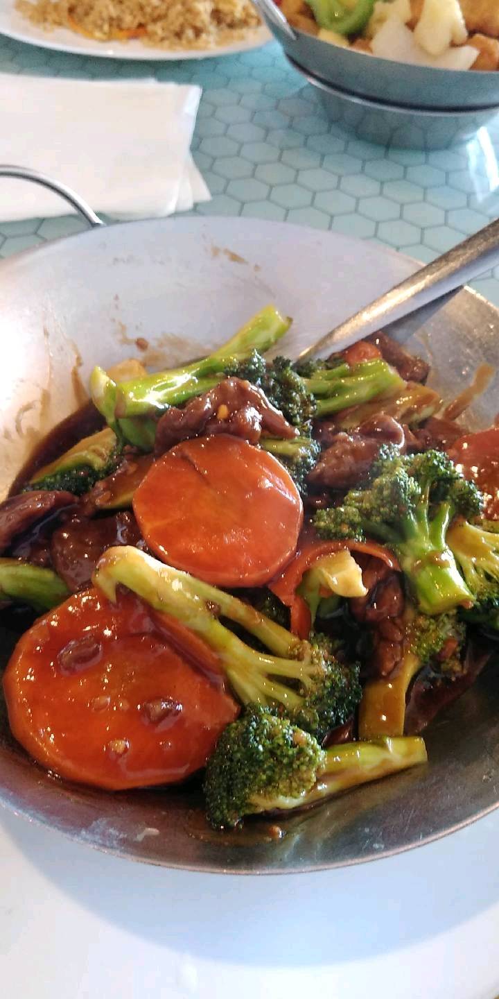 Luckier Chinese restaurant in mesquite | restaurant | 4717 Gus Thomasson Rd, Mesquite, TX 75150, USA | 9726818888 OR +1 972-681-8888