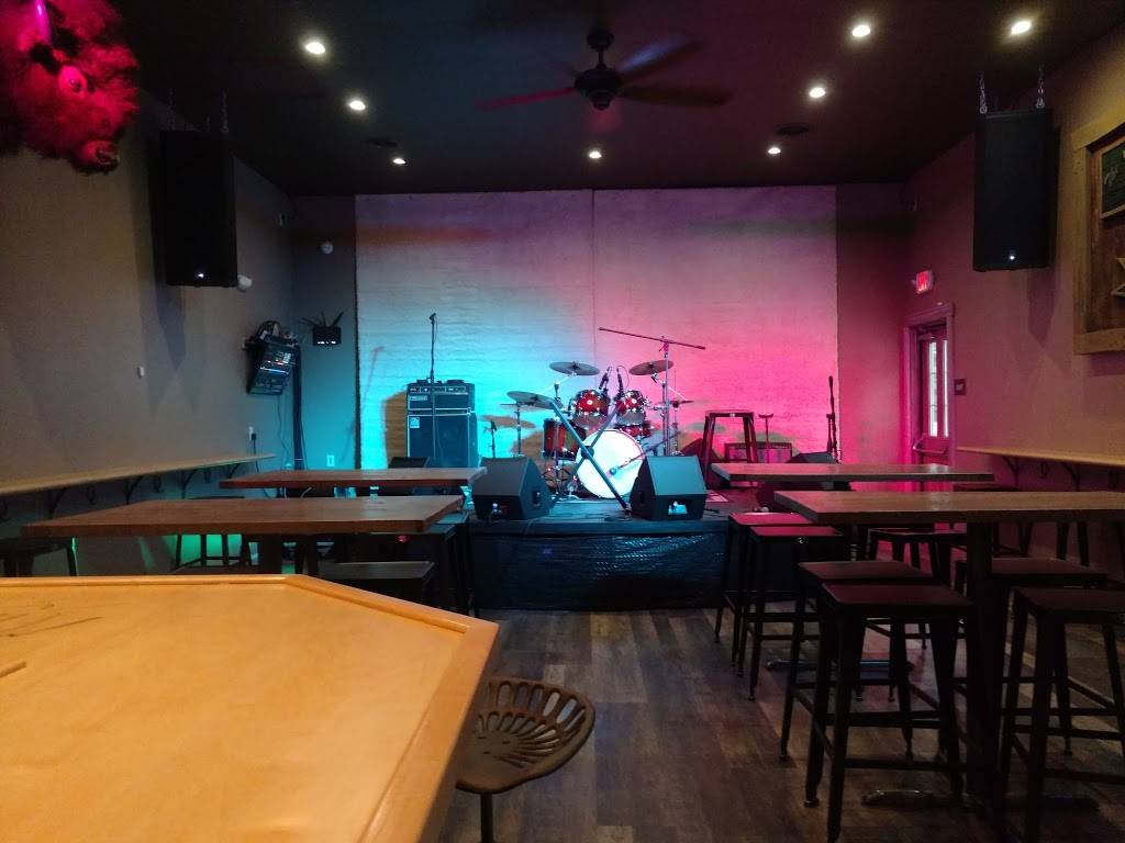 Feed & Sing | restaurant | 38135 Salem-Unity Rd, Salem, OH 44460, USA | 3308170028 OR +1 330-817-0028