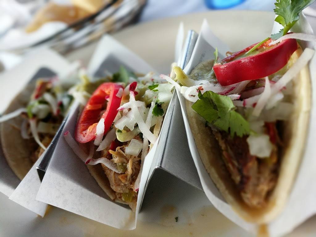 Lauriol Plaza | restaurant | 1835 18th St NW, Washington, DC 20009, USA | 2023870035 OR +1 202-387-0035