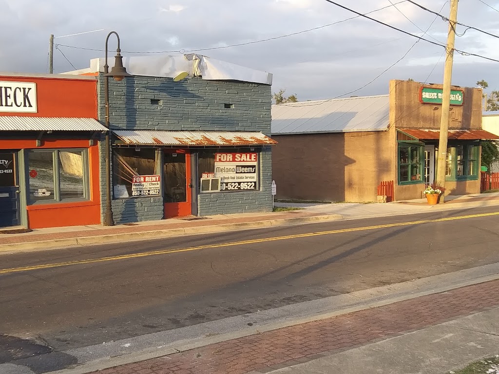 Genes Oyster Bar | restaurant | 302 Sherman Ave, Panama City, FL 32401, USA | 8507851232 OR +1 850-785-1232