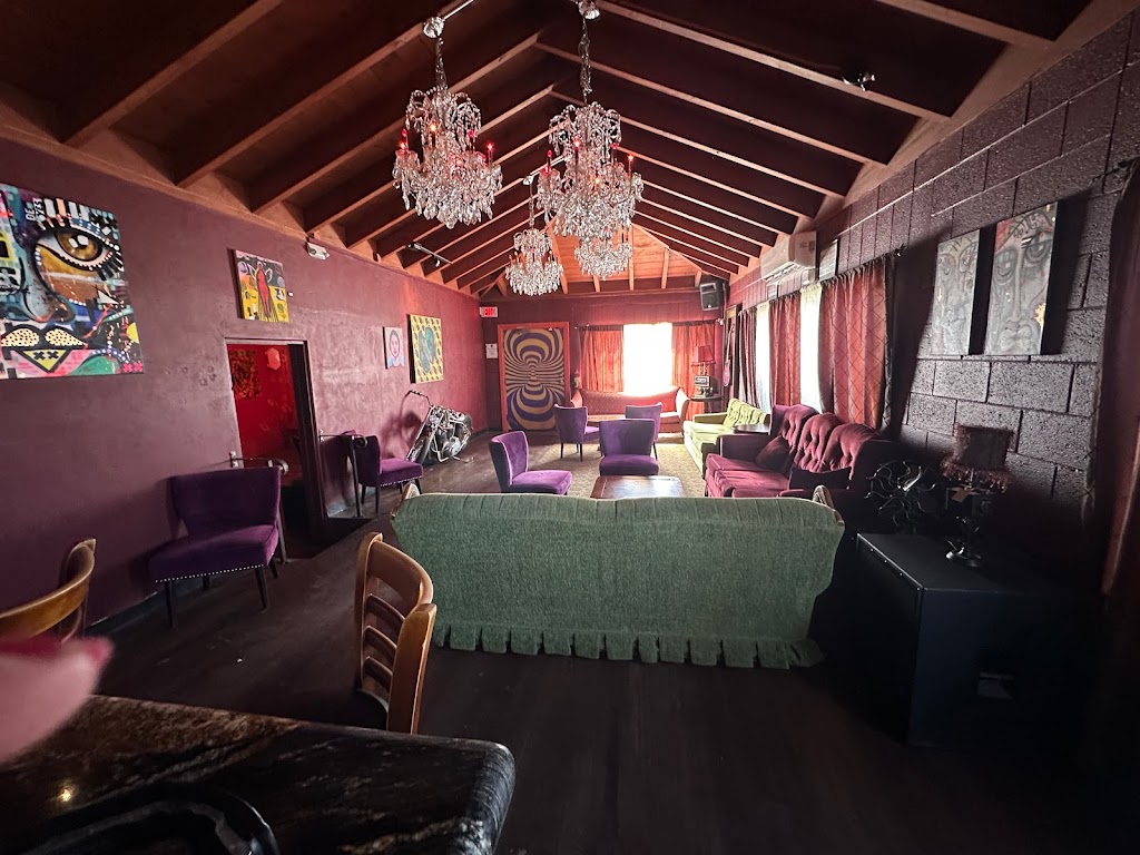 The Living Room Lounge | meal takeaway | 2310 N Piedras St Suite A, El Paso, TX 79930, USA | 9152719061 OR +1 915-271-9061