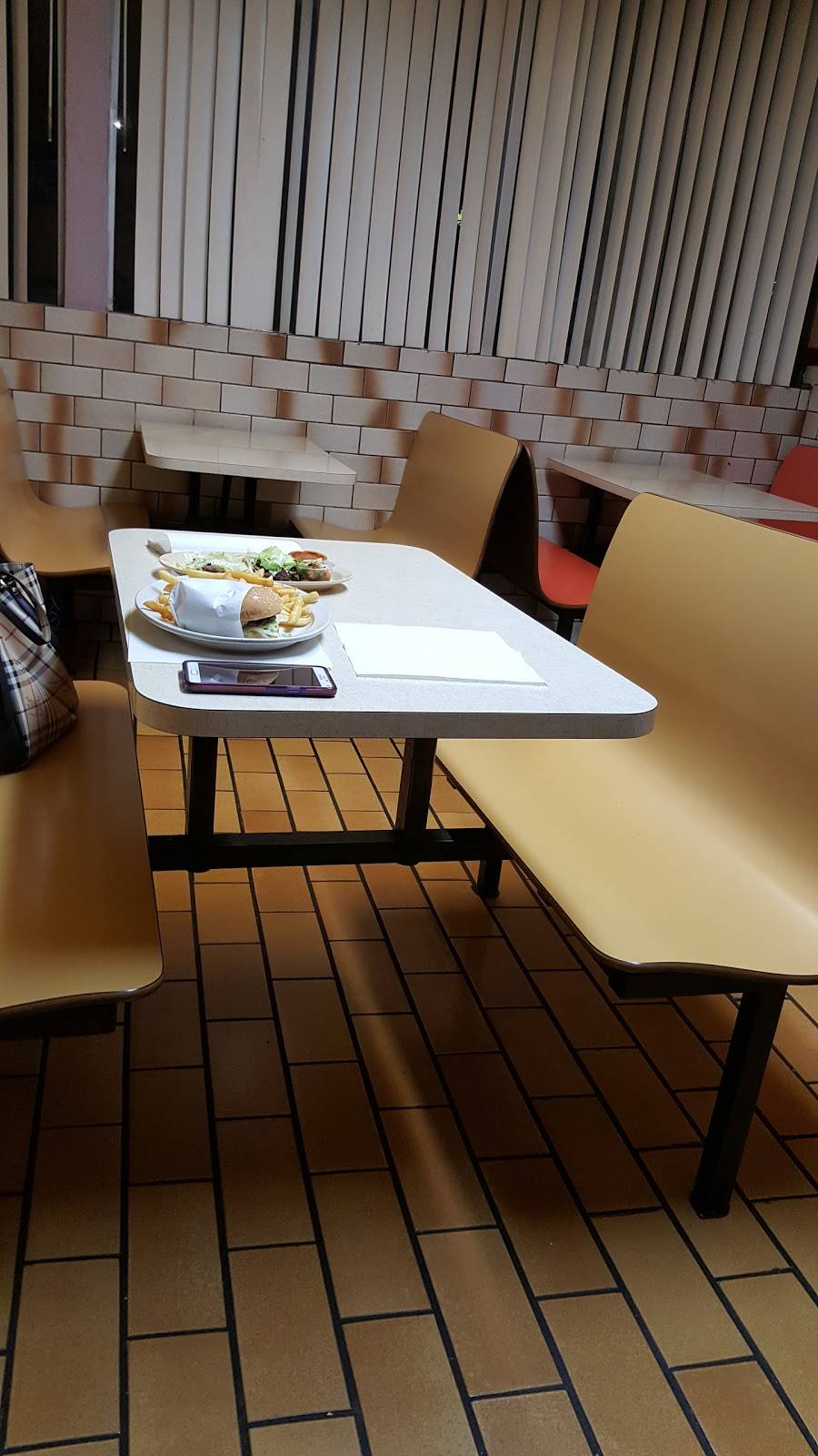 Bills Drive In | restaurant | 12222 Valley Blvd, El Monte, CA 91732, USA | 6264480544 OR +1 626-448-0544