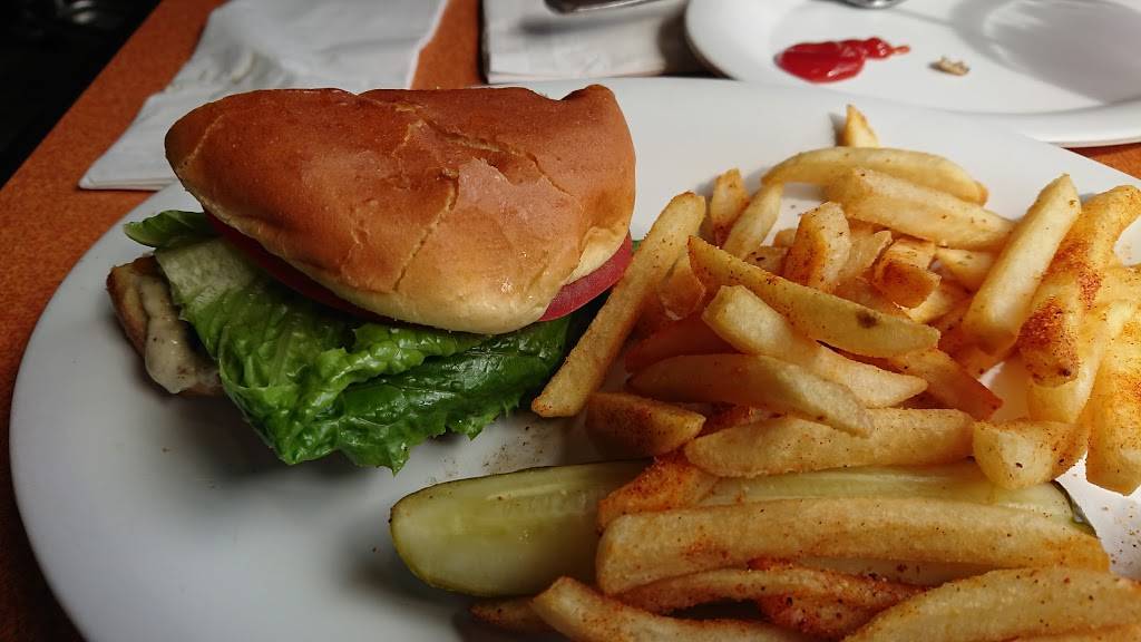 The Local @HNL | restaurant | 300 Rodgers Blvd, Honolulu, HI 96819, USA | 8088243955 OR +1 808-824-3955