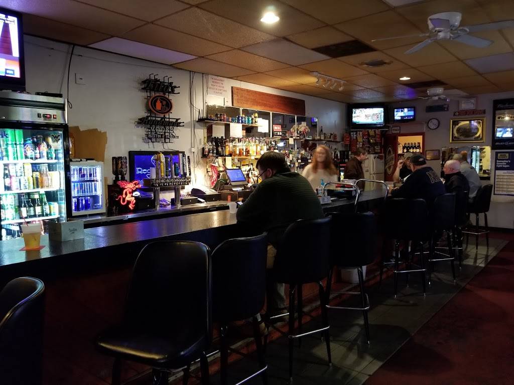 The Red Carpet Lounge | night club | 308 Elizabeth St, Charleston, WV 25311, USA | 3043429977 OR +1 304-342-9977