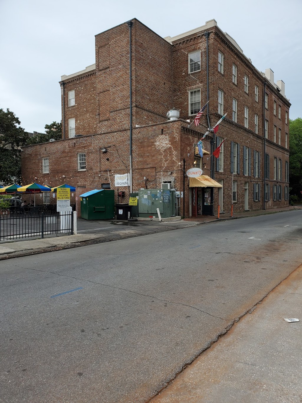 Zunzis | restaurant | 236 Drayton St, Savannah, GA 31401, USA | 9124439555 OR +1 912-443-9555