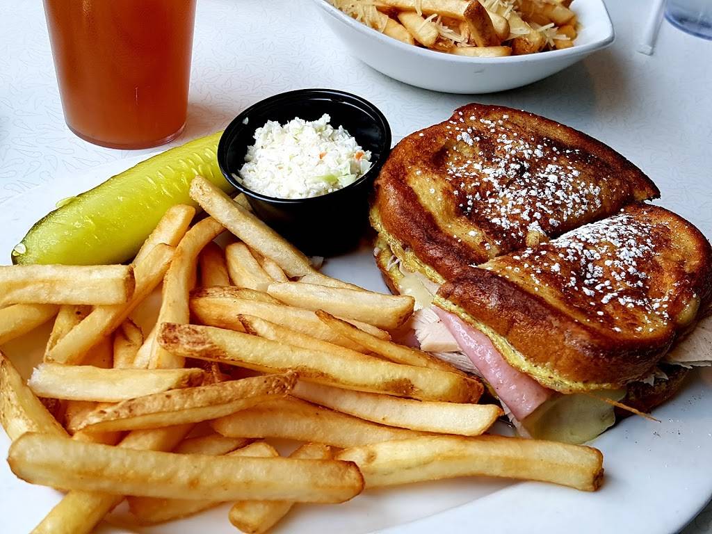 Mystic Diner Restaurant | bakery | 1962 Greenmanville Ave, Mystic, CT 06355, USA | 8604154625 OR +1 860-415-4625