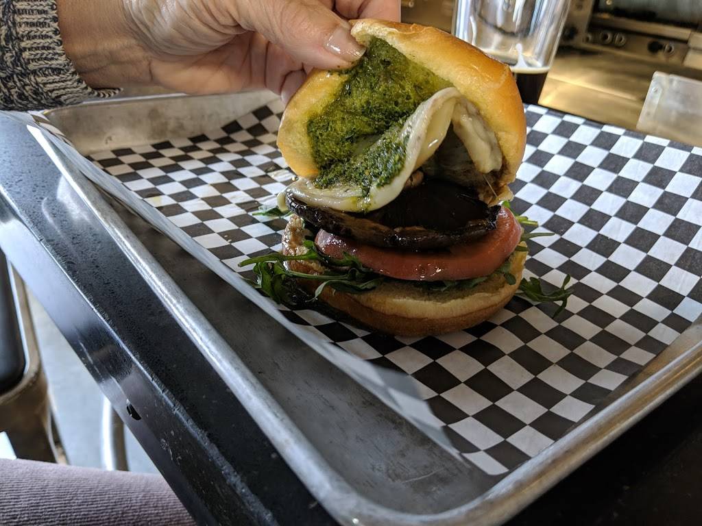 Tap Haus | restaurant | 4 S Tunnel Rd Ste 100, Asheville, NC 28805, USA | 8282399604 OR +1 828-239-9604