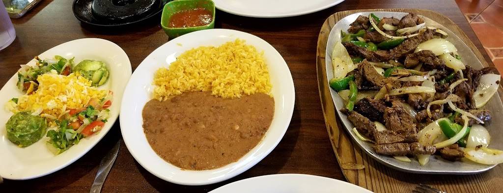 Taqueria La Fonda | restaurant | 1204 S Interstate 35, San Marcos, TX 78666, USA | 5123928363 OR +1 512-392-8363