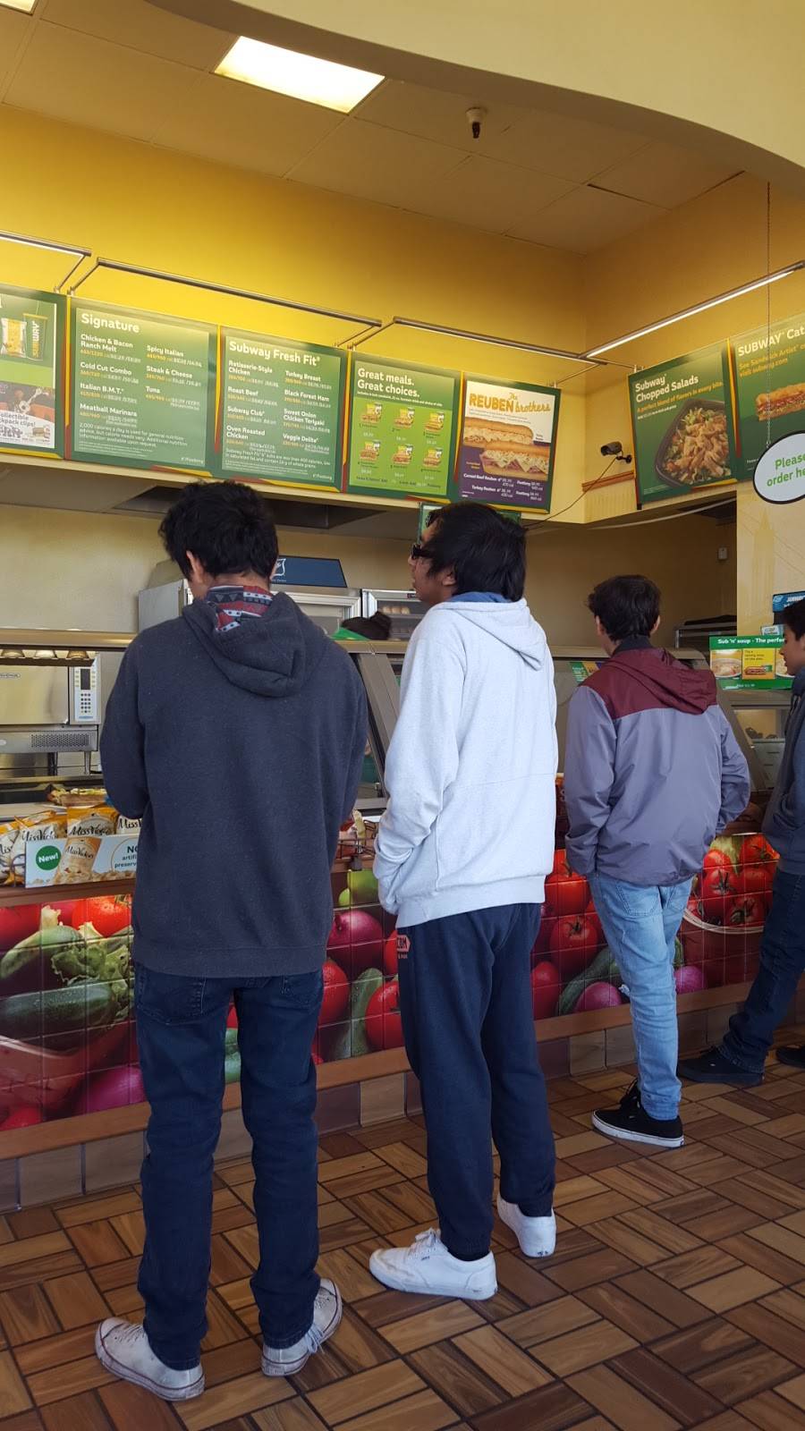 Subway Restaurants | restaurant | 340 E 10th Street Unit H Gilroy Village Shopping Center, Gilroy, CA 95020, USA | 4088485588 OR +1 408-848-5588