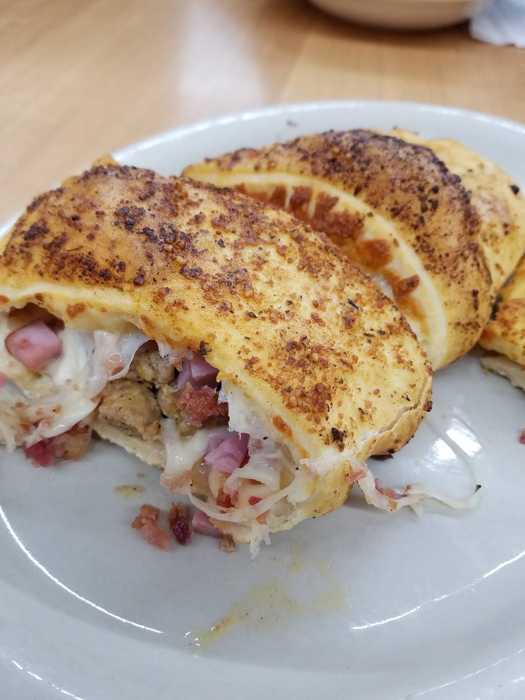 Joe Luigis Pizza | restaurant | 227 W Main St, Owensville, OH 45160, USA | 5137322940 OR +1 513-732-2940