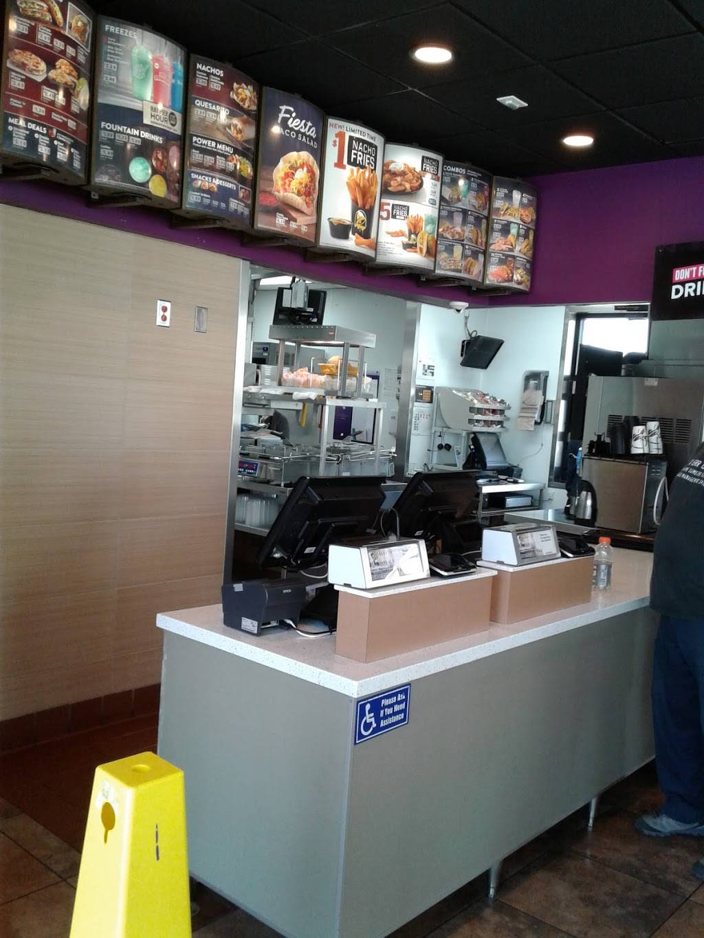 Taco Bell | meal takeaway | 7405 W 4th Ave, Hialeah, FL 33014, USA | 3058286276 OR +1 305-828-6276