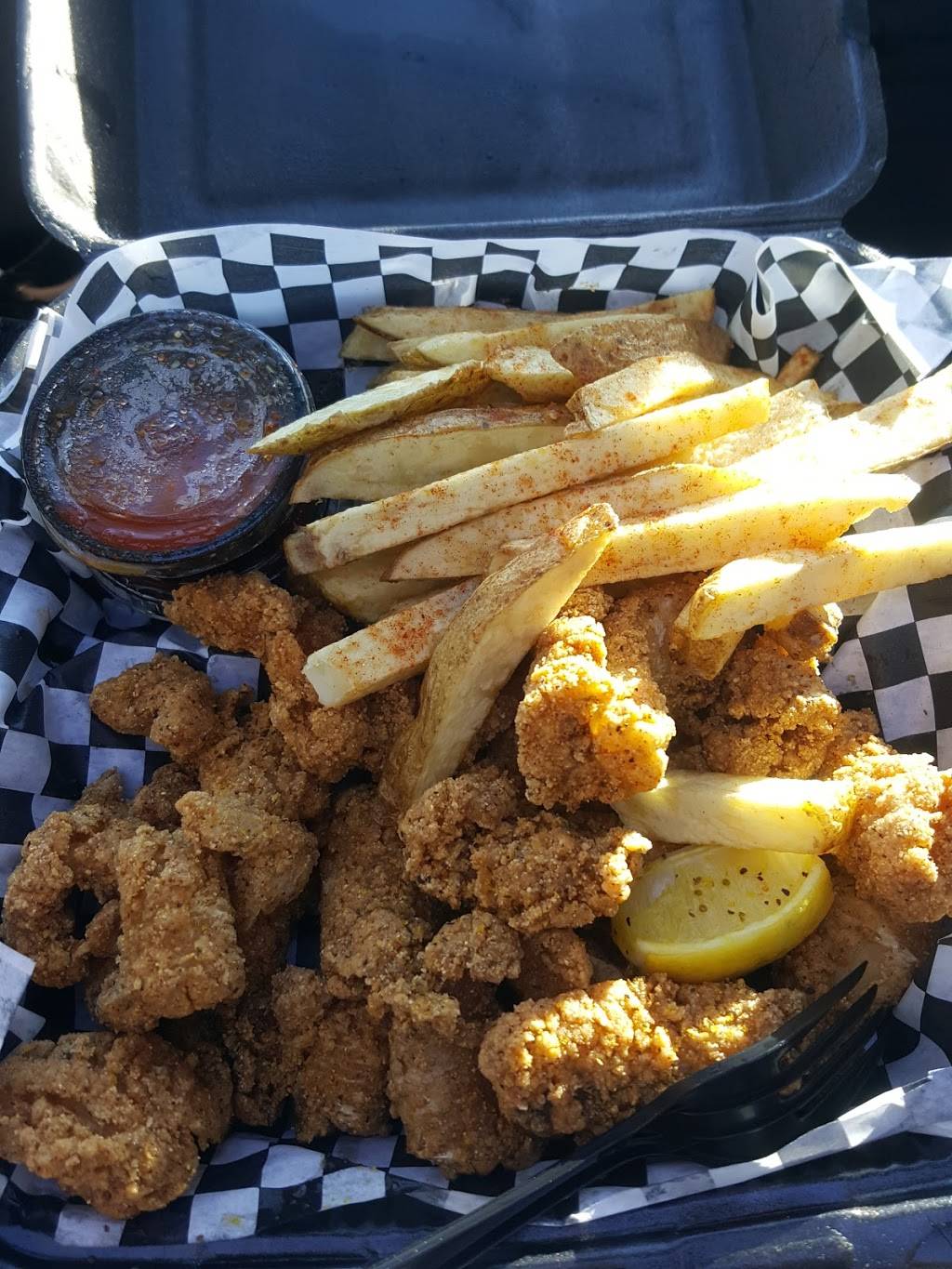 Dorsey Bs Fish and Fixins | restaurant | 5925 W Olive Ave, Glendale, AZ 85302, USA | 6234352233 OR +1 623-435-2233