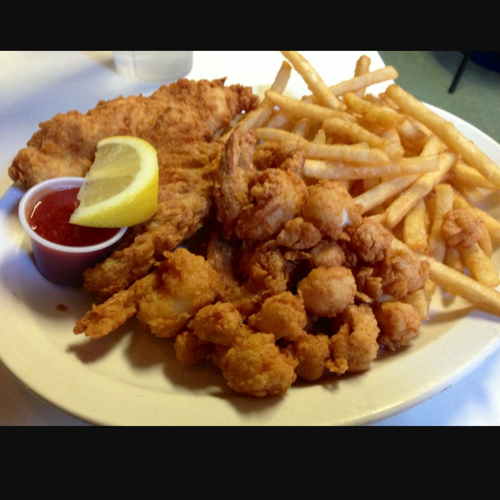 Rooster King Fried Chicken | restaurant | 216 NW Broad St E, Fairburn, GA 30213, USA | 7707743366 OR +1 770-774-3366