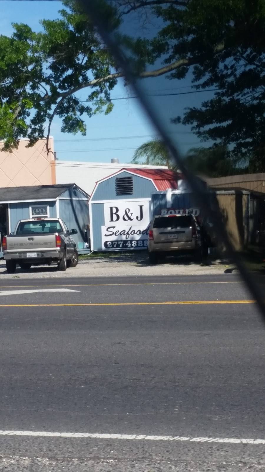 B & J Seafood | restaurant | 3211 Paris Rd, Chalmette, LA 70043, USA | 5042774888 OR +1 504-277-4888