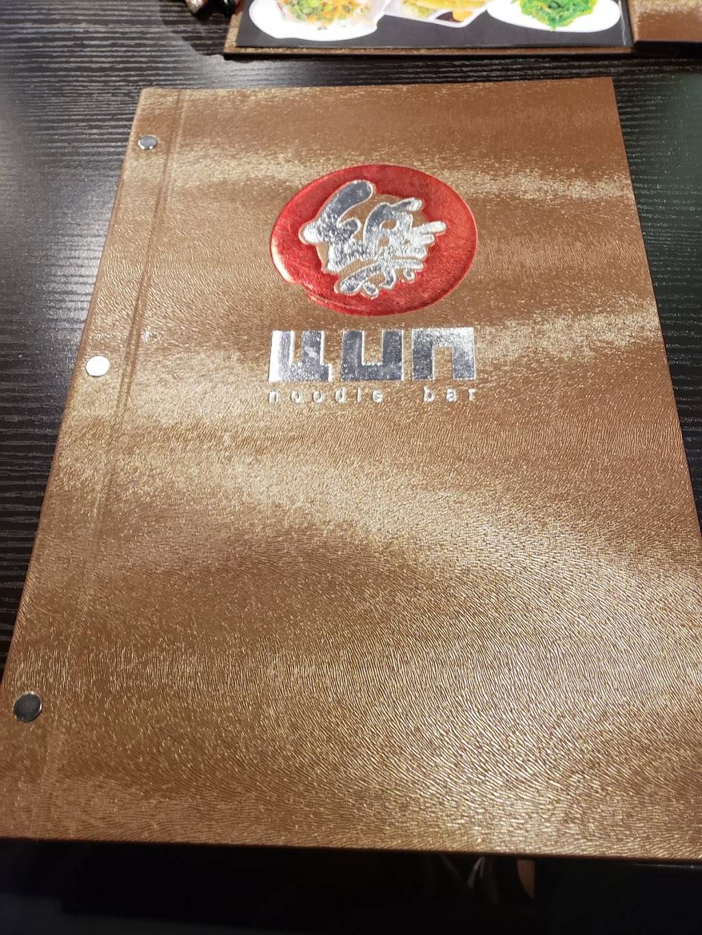 Fun noodle bar | restaurant | 5317 Menaul Blvd NE, Albuquerque, NM 87110, USA | 5058816888 OR +1 505-881-6888