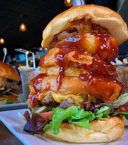 Hennesseys Pub + Kitchen | restaurant | 42012 Hayes Rd, Clinton Twp, MI 48038, USA | 5862860008 OR +1 586-286-0008